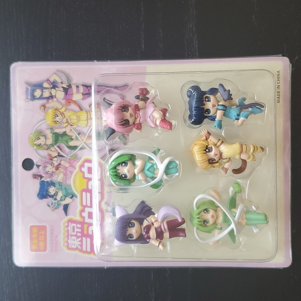 Tokyo Mew Mew Figures